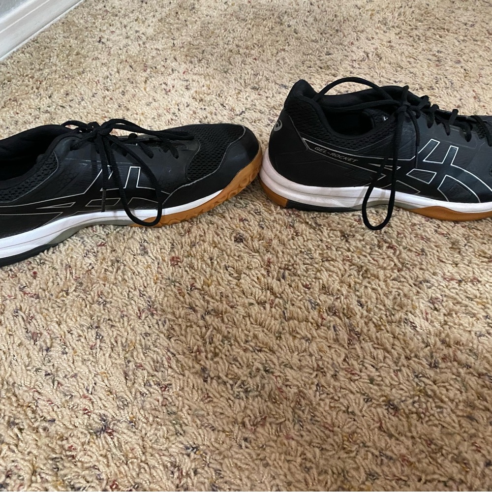 men’s running/workout shoes. worn but in good condition